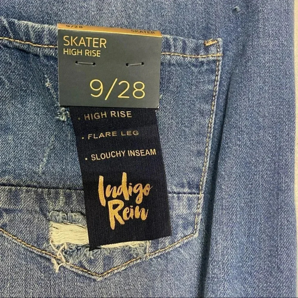 Indigo Rein Skater High Rise 9/28 flare leg distressed jeans NWT - Picture 5 of 5